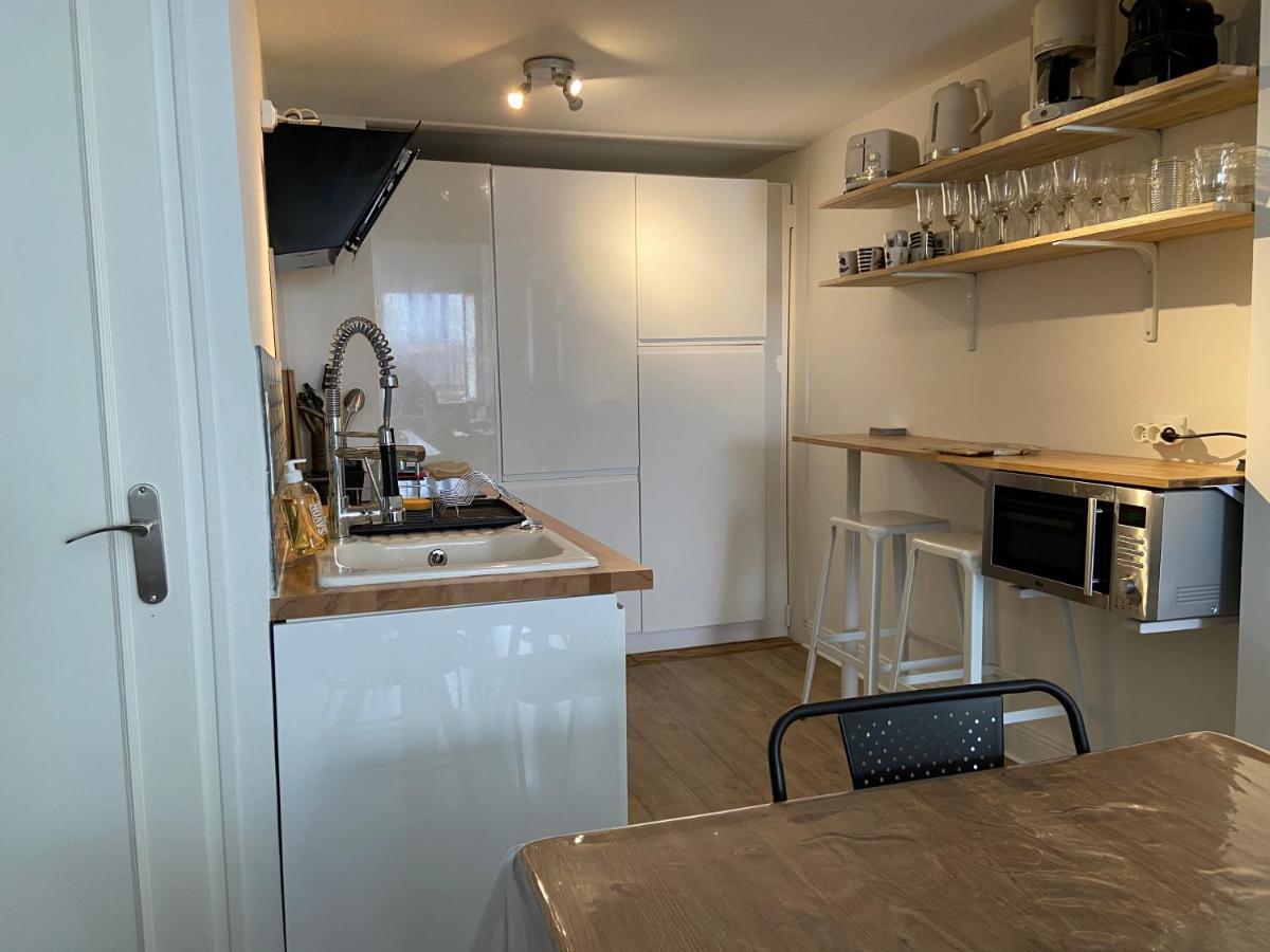 Superbe Duplex De 70M2 Avec 2 Chambres En Hyper Centre Au Calme Sur Cour Classe 3 Etoiles Avec Parking En Option La Rochelle  Exterior foto